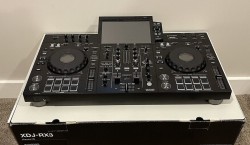 Verkoop Pioneer XDJ-RX3 DJ-systeem, Pioneer XDJ XZ, Pioneer DJ OPUS-QUAD, Pioneer DDJ RZX DJ Controller / Pioneer DDJ-FL