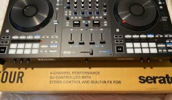  Denon DJ Prime 4+ , Allen & Heath Xone:96,  PLAYdifferently MODEL 1,   Rane Four ,  Pioneer XDJ-RX3 , Pioneer XDJ-XZ , 