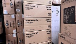 Koop nieuw Pioneer DJ CDJ-3000 Multi-Player, Pioneer DJM-V10, Pioneer DJM-900NXS2, Allen & Heath XONE 96 DJ Mixer, Pione