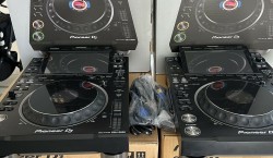  Pioneer DJ-set: 2X Pioneer CDJ-3000 Multiplayers + 1x Pioneer DJM-900NXS2 DJ Mixer voor 3500 EUR 